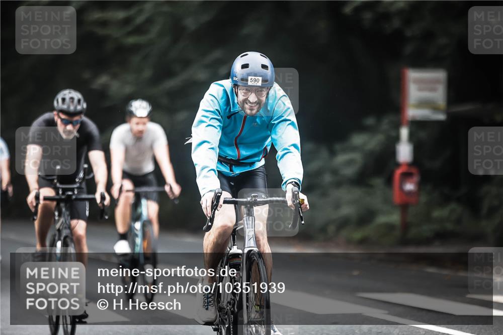 13.09.2026 - Stadtparktriathlon H.Heesch http://msf.ph/oto/10351939 13.09.2026 11:06:02 Radfahren 476, 559, 590, 605, 621, 686 meine-sportfotos.de