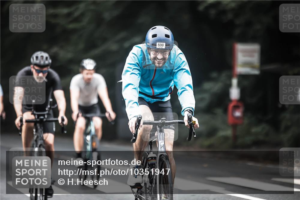 13.09.2026 - Stadtparktriathlon H.Heesch http://msf.ph/oto/10351947 13.09.2026 11:06:02 Radfahren 476, 559, 590, 605, 621, 686 meine-sportfotos.de