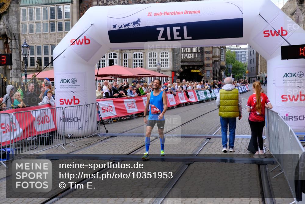 13.09.2026 - 21. swb-Marathon Bremen Tim E. http://msf.ph/oto/10351953 13.09.2026 12:32:03 Ziel  meine-sportfotos.de