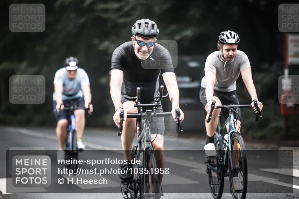 13.09.2026 - Stadtparktriathlon H.Heesch http://msf.ph/oto/10351958 13.09.2026 11:06:02 Radfahren 476, 559, 590, 605, 621, 686 meine-sportfotos.de
