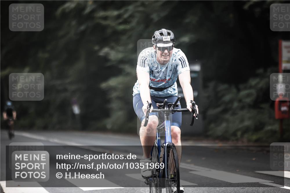 13.09.2026 - Stadtparktriathlon H.Heesch http://msf.ph/oto/10351969 13.09.2026 11:06:03 Radfahren 476, 582, 590, 605, 621 meine-sportfotos.de