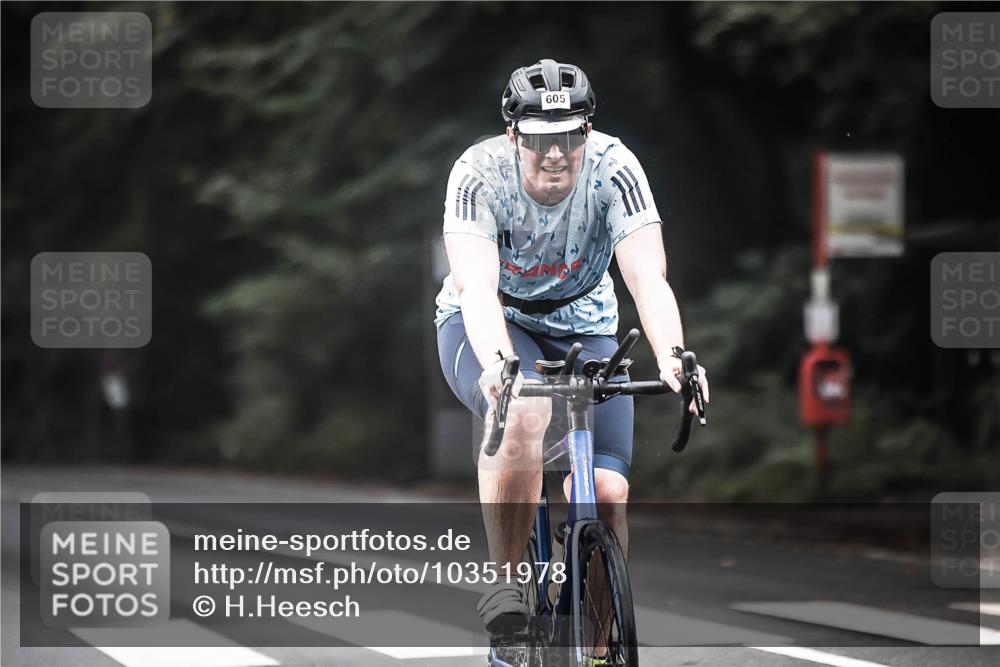 13.09.2026 - Stadtparktriathlon H.Heesch http://msf.ph/oto/10351978 13.09.2026 11:06:04 Radfahren 476, 582, 590, 605, 621 meine-sportfotos.de