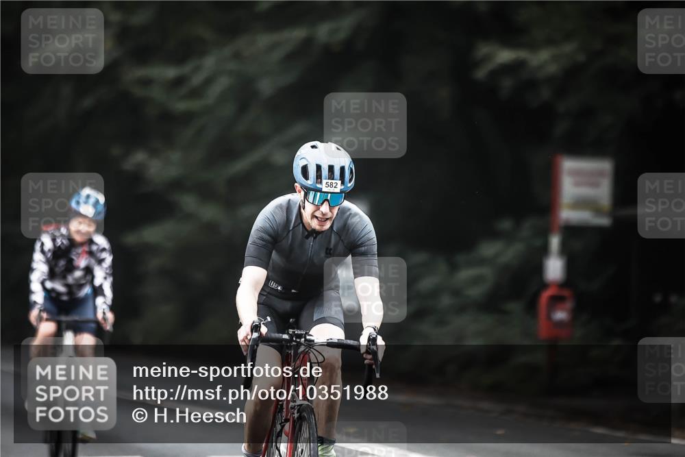 13.09.2026 - Stadtparktriathlon H.Heesch http://msf.ph/oto/10351988 13.09.2026 11:06:10 Radfahren 376, 582, 665, 687, 696 meine-sportfotos.de