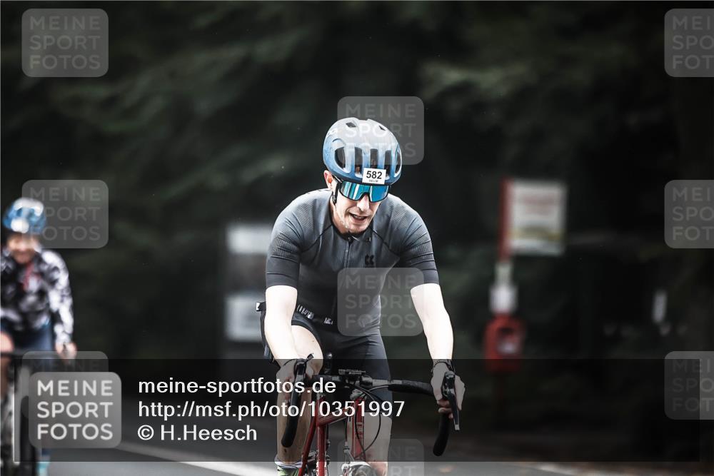 13.09.2026 - Stadtparktriathlon H.Heesch http://msf.ph/oto/10351997 13.09.2026 11:06:10 Radfahren 376, 582, 665, 687, 696 meine-sportfotos.de