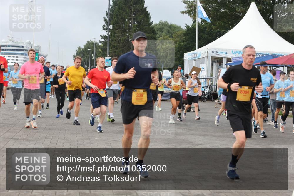 13.09.2026 - Kiel Lauf Andreas Tolksdorf http://msf.ph/oto/10352000 13.09.2026 09:56:19 Kiellinie 9867, 338, 5127, 8304, 8938 meine-sportfotos.de