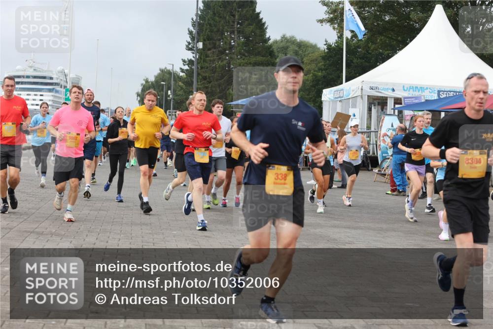 13.09.2026 - Kiel Lauf Andreas Tolksdorf http://msf.ph/oto/10352006 13.09.2026 09:56:19 Kiellinie 9867, 338, 8304 meine-sportfotos.de
