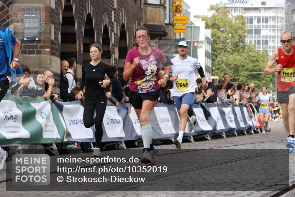 13.09.2026 - 21. swb-Marathon Bremen Strokosch-Dieckow http://msf.ph/oto/10352019 13.09.2026 10:55:05 Ziel 10589, 10608, 10704, 10901, 11040, 11174, 11569, 11874, 12038, 12519, 12800, 13526, 13592, 10555, 11001, 11014, 11466, 11631, 11910, 12201, 12549 meine-sportfotos.de