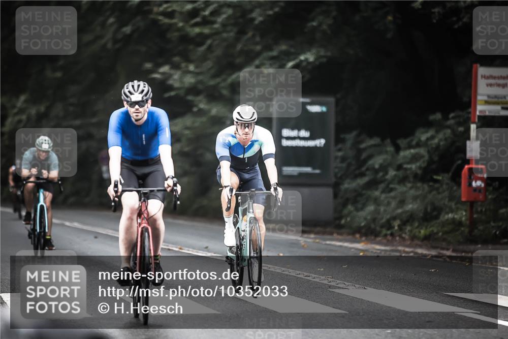 13.09.2026 - Stadtparktriathlon H.Heesch http://msf.ph/oto/10352033 13.09.2026 11:06:12 Radfahren 376, 564, 582, 665, 687, 696 meine-sportfotos.de