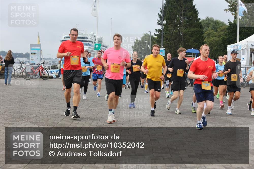 13.09.2026 - Kiel Lauf Andreas Tolksdorf http://msf.ph/oto/10352042 13.09.2026 09:56:20 Kiellinie 27, 7763, 9867, 9632, 1969, 5127 meine-sportfotos.de