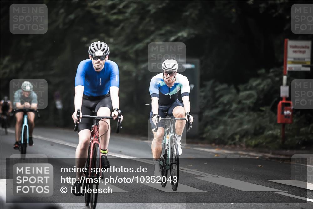 13.09.2026 - Stadtparktriathlon H.Heesch http://msf.ph/oto/10352043 13.09.2026 11:06:12 Radfahren 376, 564, 582, 665, 687, 696 meine-sportfotos.de