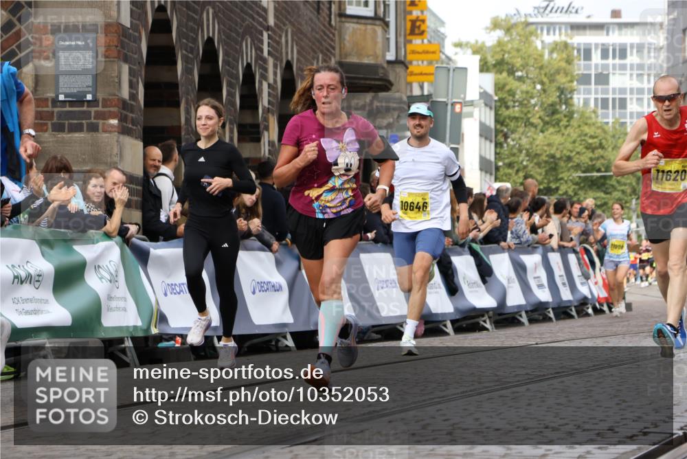 13.09.2026 - 21. swb-Marathon Bremen Strokosch-Dieckow http://msf.ph/oto/10352053 13.09.2026 10:55:05 Ziel 10589, 10608, 10704, 10901, 11040, 11174, 11569, 11874, 12038, 12519, 12800, 13526, 13592, 10555, 11001, 11014, 11466, 11631, 11910, 12201, 12549 meine-sportfotos.de