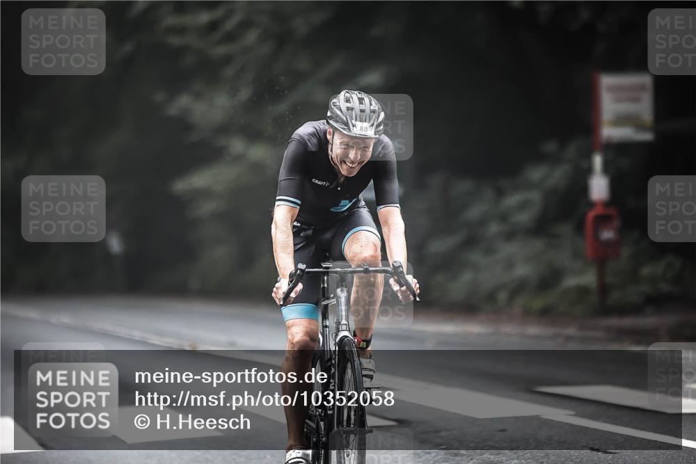 13.09.2026 - Stadtparktriathlon H.Heesch http://msf.ph/oto/10352058 13.09.2026 09:27:07 Radfahren 82, 88 meine-sportfotos.de