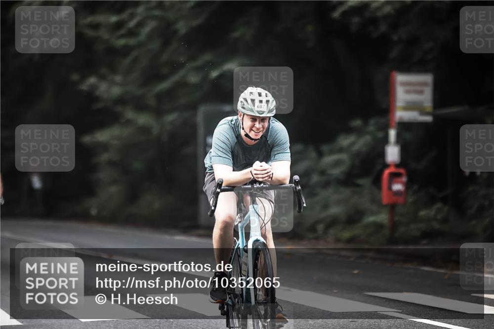 13.09.2026 - Stadtparktriathlon H.Heesch http://msf.ph/oto/10352065 13.09.2026 11:06:14 Radfahren 376, 427, 564, 582, 665, 687, 696 meine-sportfotos.de