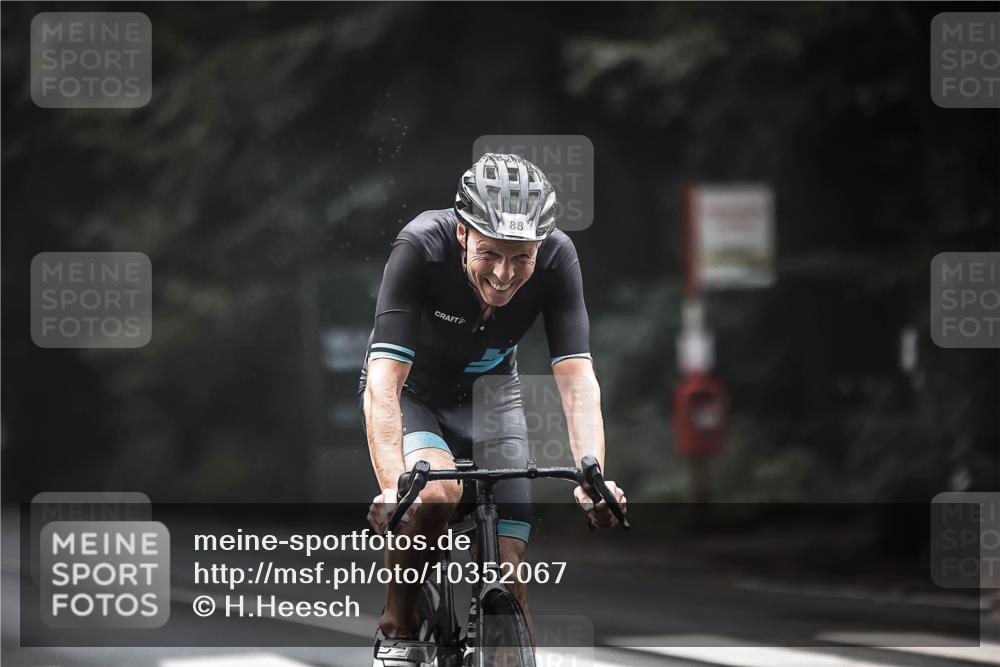 13.09.2026 - Stadtparktriathlon H.Heesch http://msf.ph/oto/10352067 13.09.2026 09:27:07 Radfahren 82, 88 meine-sportfotos.de