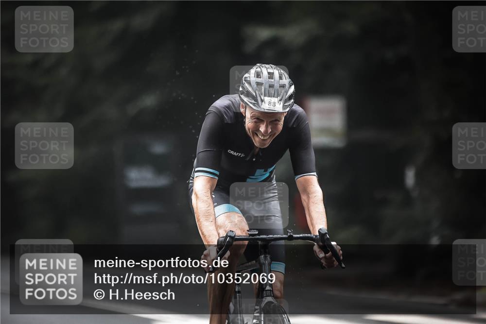 13.09.2026 - Stadtparktriathlon H.Heesch http://msf.ph/oto/10352069 13.09.2026 09:27:08 Radfahren 82, 88 meine-sportfotos.de