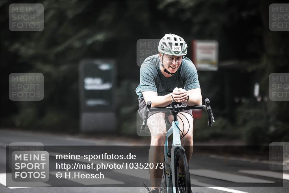 13.09.2026 - Stadtparktriathlon H.Heesch http://msf.ph/oto/10352073 13.09.2026 11:06:15 Radfahren 376, 427, 564, 582, 665, 687, 696 meine-sportfotos.de