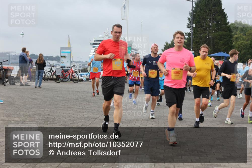 13.09.2026 - Kiel Lauf Andreas Tolksdorf http://msf.ph/oto/10352077 13.09.2026 09:56:21 Kiellinie 6536, 7763, 9567, 9867 meine-sportfotos.de