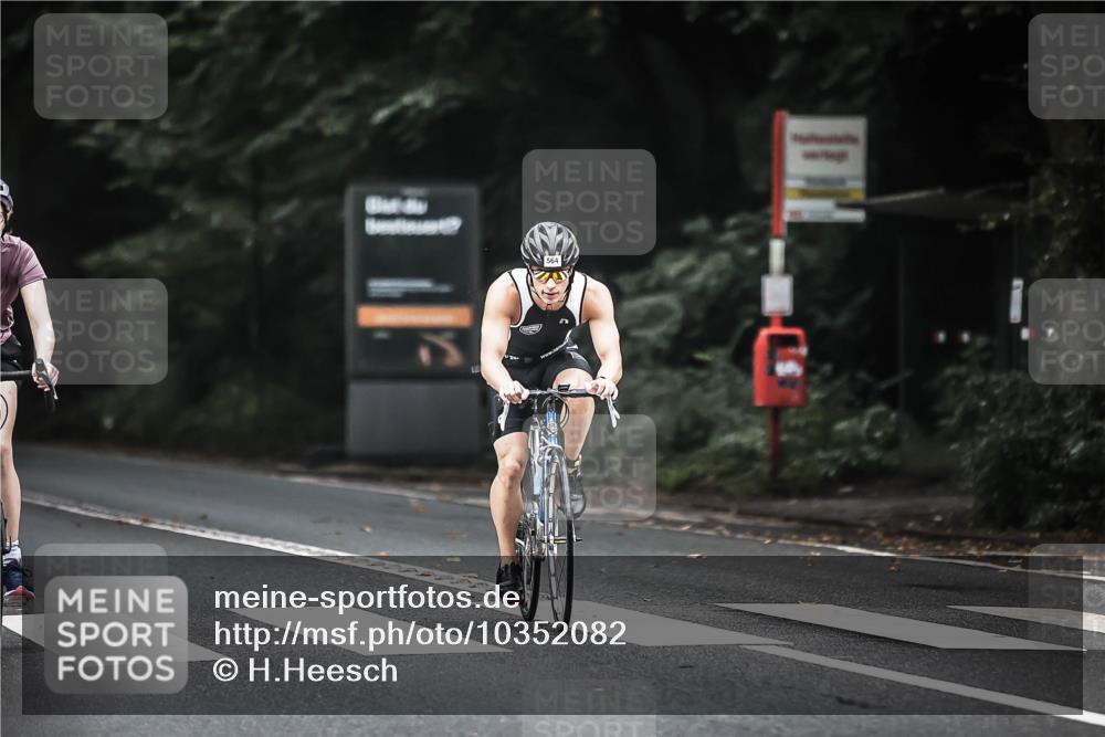 13.09.2026 - Stadtparktriathlon H.Heesch http://msf.ph/oto/10352082 13.09.2026 11:06:18 Radfahren 427, 544, 564, 665, 687, 696 meine-sportfotos.de