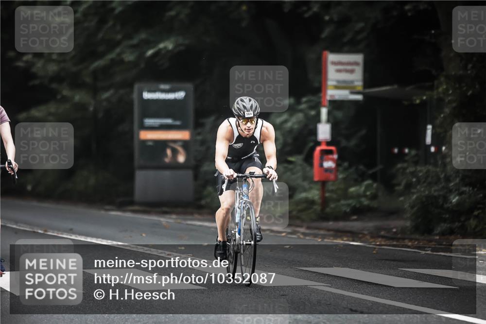 13.09.2026 - Stadtparktriathlon H.Heesch http://msf.ph/oto/10352087 13.09.2026 11:06:18 Radfahren 427, 544, 564, 665, 687, 696 meine-sportfotos.de