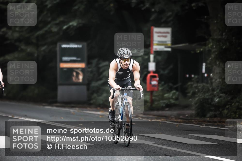 13.09.2026 - Stadtparktriathlon H.Heesch http://msf.ph/oto/10352090 13.09.2026 11:06:18 Radfahren 427, 544, 564, 665, 687, 696 meine-sportfotos.de