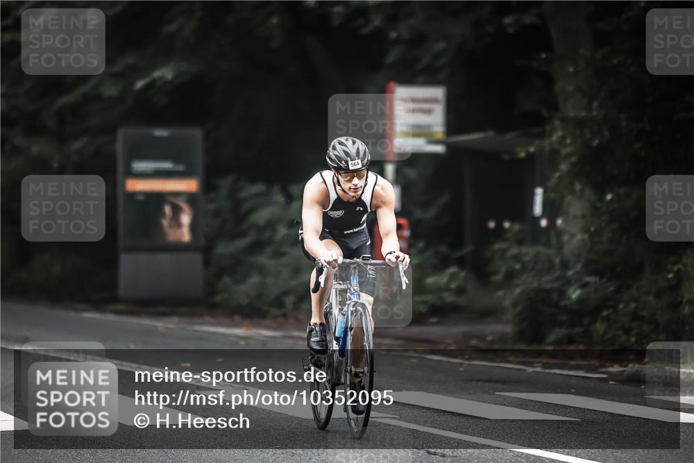 13.09.2026 - Stadtparktriathlon H.Heesch http://msf.ph/oto/10352095 13.09.2026 11:06:18 Radfahren 427, 544, 564, 665, 687, 696 meine-sportfotos.de