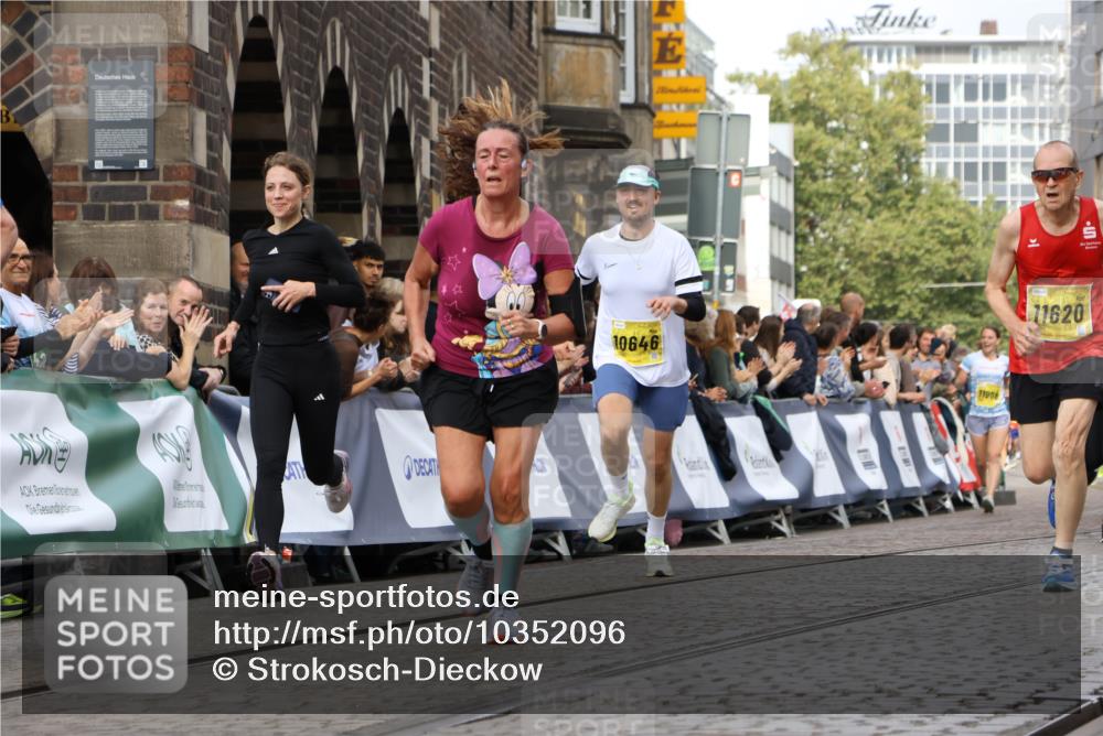 13.09.2026 - 21. swb-Marathon Bremen Strokosch-Dieckow http://msf.ph/oto/10352096 13.09.2026 10:55:06 Ziel 10589, 10608, 10704, 10901, 11040, 11174, 11569, 11874, 11889, 12313, 12519, 12800, 13526, 13592, 11014, 11466, 11631, 11910, 12201, 12218, 12549 meine-sportfotos.de