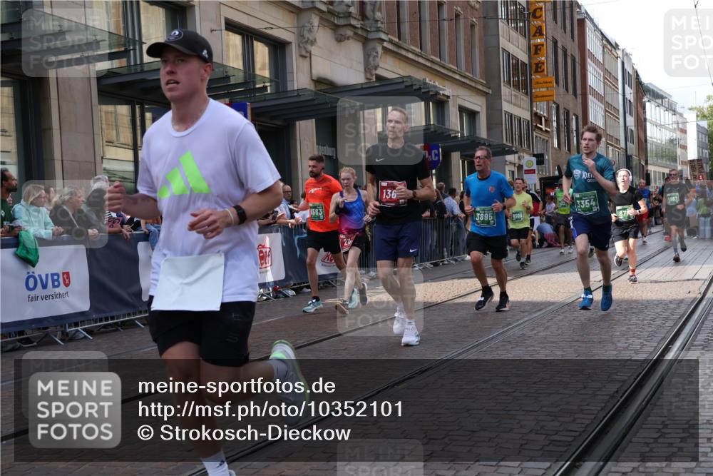 13.09.2026 - 21. swb-Marathon Bremen Strokosch-Dieckow http://msf.ph/oto/10352101 13.09.2026 13:32:24 Ziel 1437, 1687, 2292, 2293, 2611, 2638, 2992, 3354, 3429, 3878, 3895, 3902, 4233, 4323, 4380, 4862, 5009, 5398, 5581, 5657, 6583, 6593, 6718, 6760, 6786, 7016, 7173, 7466, 7758, 7990, 8344, 8367, 8506, 8957, 9175, 13164, 13232, 13234, 287, 1369, 2310, 2910, 3402, 3429, 3441, 3650, 3922, 4057, 4263, 4471, 4566, 4655, 4797, 4835, 5281, 5628, 6258, 6475, 6518, 7182, 7818, 9394, 13182 meine-sportfotos.de