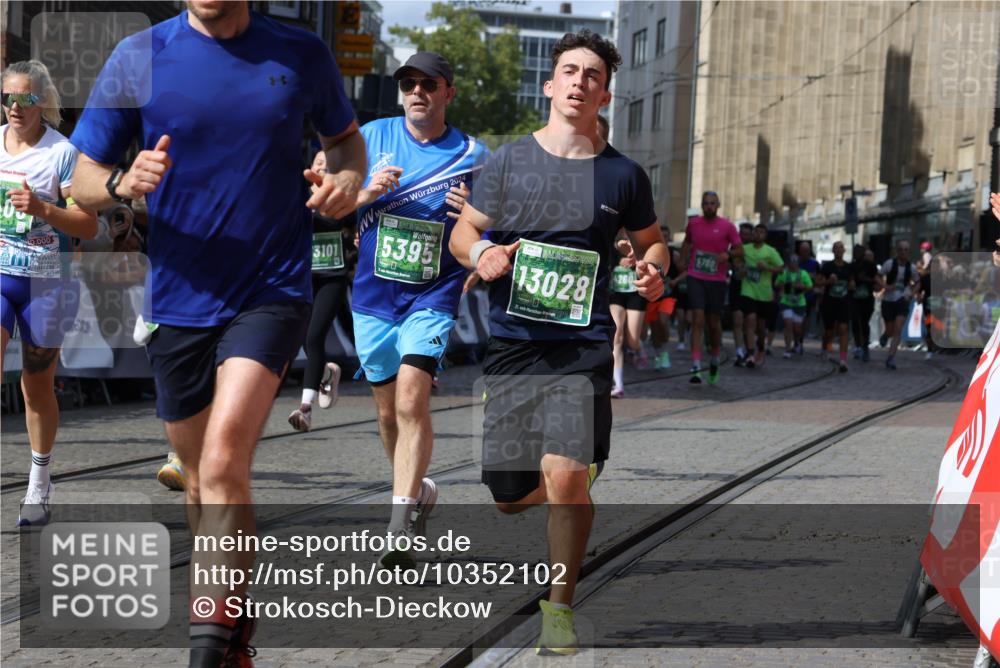 13.09.2026 - 21. swb-Marathon Bremen Strokosch-Dieckow http://msf.ph/oto/10352102 13.09.2026 13:33:07 Ziel 891, 1437, 2611, 2638, 3895, 3902, 4233, 4323, 4862, 5009, 5090, 5398, 5581, 5657, 6018, 6583, 6718, 6786, 7016, 7466, 7758, 8344, 8367, 8506, 9406, 10048, 13164, 13232, 13234, 13247, 831, 1124, 2283, 2393, 2818, 2980, 4243, 4260, 4408, 4492, 4536, 4565, 5040, 5191, 5324, 5790, 5914, 6614, 6777, 6915, 7145, 7421, 7467, 7789, 7830, 8061, 9616, 9856, 13028, 13101 meine-sportfotos.de