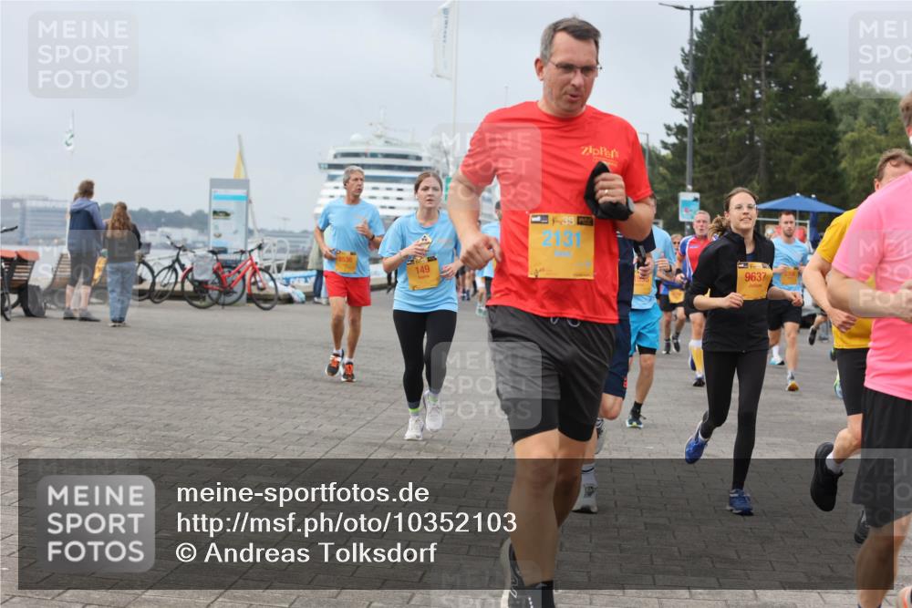 13.09.2026 - Kiel Lauf Andreas Tolksdorf http://msf.ph/oto/10352103 13.09.2026 09:56:22 Kiellinie 149, 39, 2131, 9637 meine-sportfotos.de