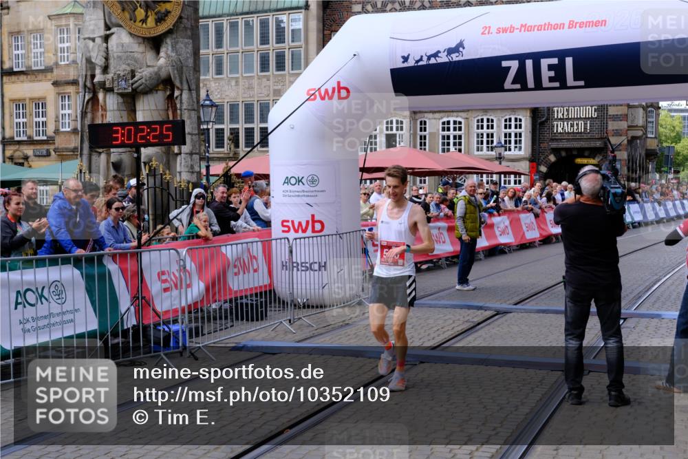 13.09.2026 - 21. swb-Marathon Bremen Tim E. http://msf.ph/oto/10352109 13.09.2026 12:33:15 Ziel 822 meine-sportfotos.de