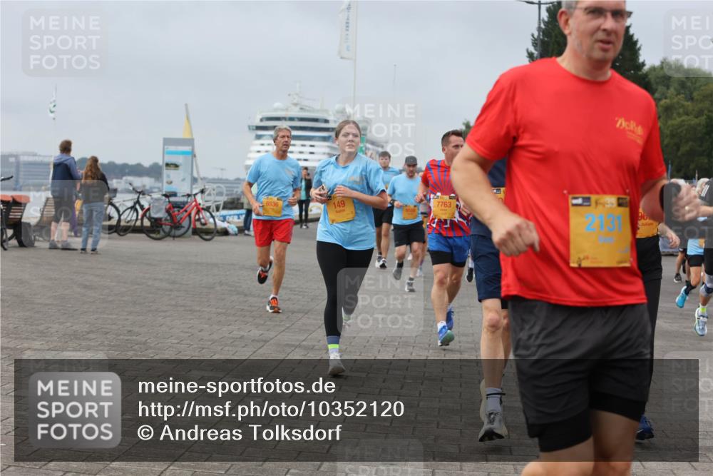 13.09.2026 - Kiel Lauf Andreas Tolksdorf http://msf.ph/oto/10352120 13.09.2026 09:56:23 Kiellinie 6536, 149, 7763, 2131, 96 meine-sportfotos.de