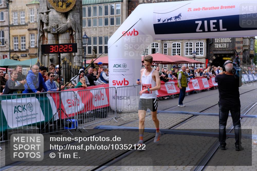 13.09.2026 - 21. swb-Marathon Bremen Tim E. http://msf.ph/oto/10352122 13.09.2026 12:33:15 Ziel 822 meine-sportfotos.de