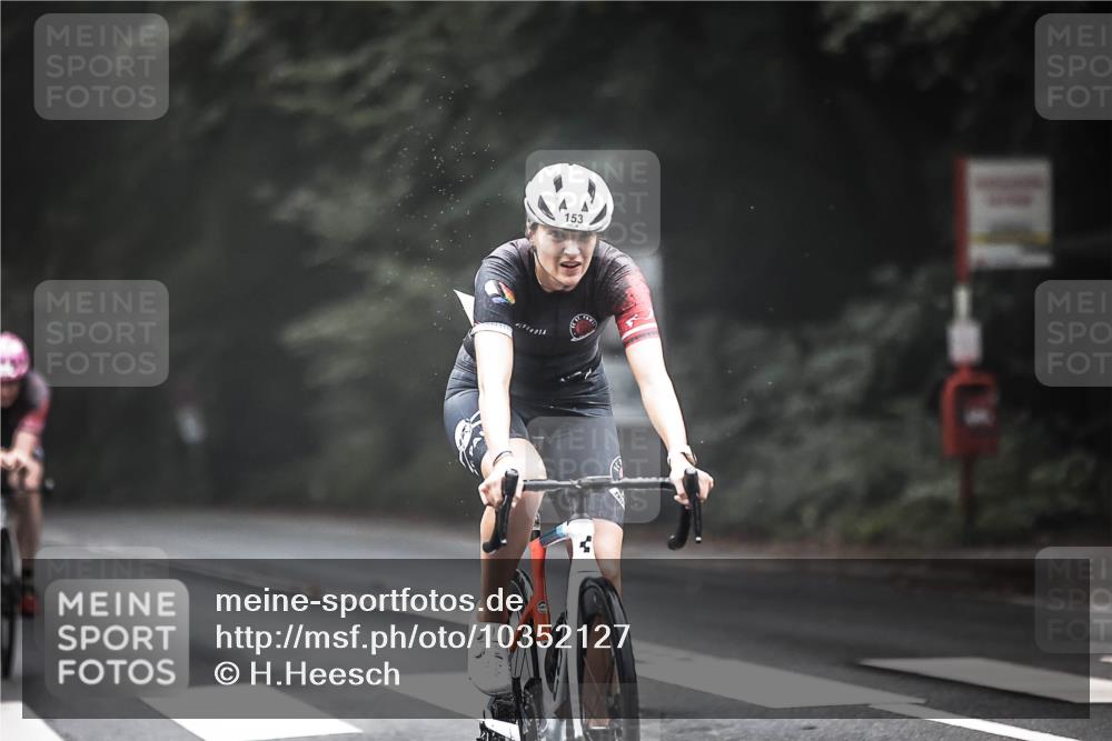 13.09.2026 - Stadtparktriathlon H.Heesch http://msf.ph/oto/10352127 13.09.2026 09:27:16 Radfahren 105, 110, 112, 121, 141, 153 meine-sportfotos.de