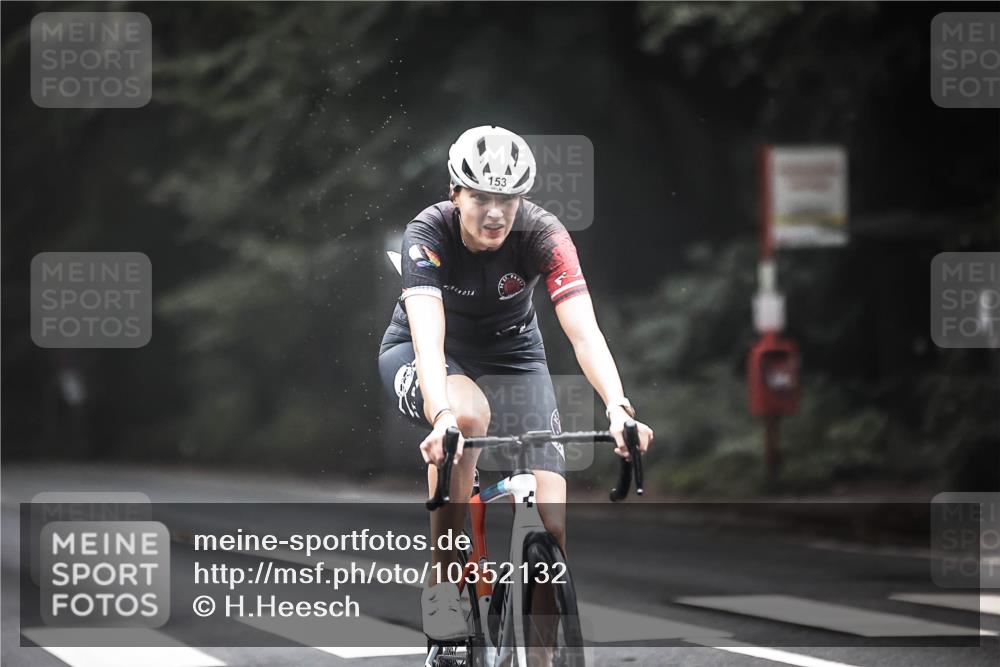 13.09.2026 - Stadtparktriathlon H.Heesch http://msf.ph/oto/10352132 13.09.2026 09:27:16 Radfahren 105, 110, 112, 121, 141, 153 meine-sportfotos.de