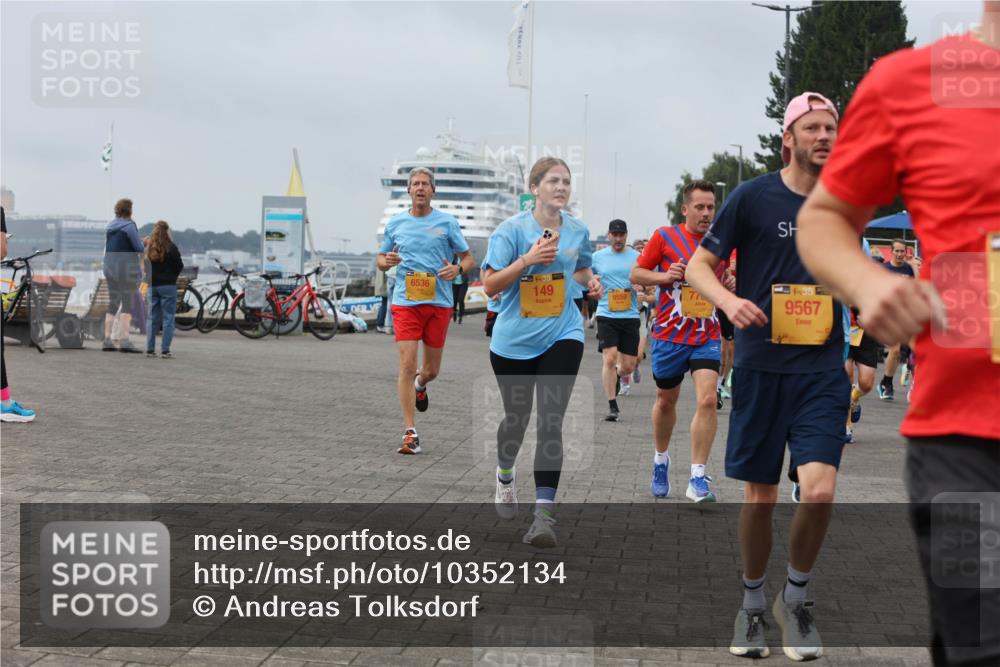 13.09.2026 - Kiel Lauf Andreas Tolksdorf http://msf.ph/oto/10352134 13.09.2026 09:56:23 Kiellinie 9559, 1, 38, 9567, 6536, 39, 149 meine-sportfotos.de