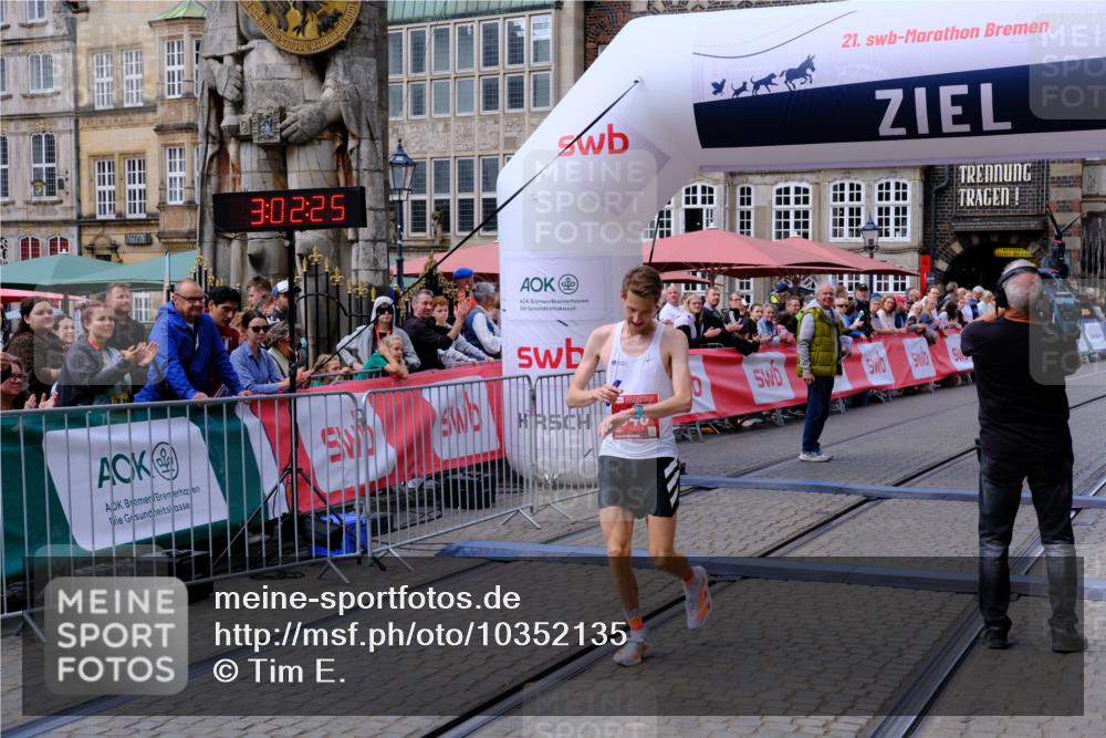 13.09.2026 - 21. swb-Marathon Bremen Tim E. http://msf.ph/oto/10352135 13.09.2026 12:33:15 Ziel 822 meine-sportfotos.de