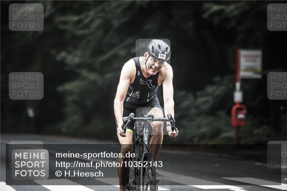 13.09.2026 - Stadtparktriathlon H.Heesch http://msf.ph/oto/10352143 13.09.2026 11:06:22 Radfahren 427, 544, 564, 632 meine-sportfotos.de