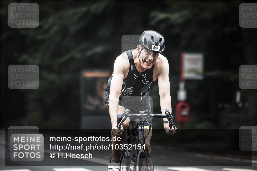 13.09.2026 - Stadtparktriathlon H.Heesch http://msf.ph/oto/10352154 13.09.2026 11:06:23 Radfahren 427, 544, 564, 632 meine-sportfotos.de