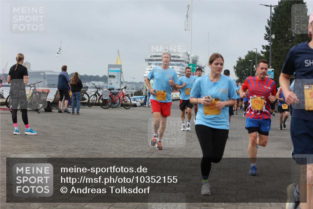 13.09.2026 - Kiel Lauf Andreas Tolksdorf http://msf.ph/oto/10352155 13.09.2026 09:56:23 Kiellinie 6536, 7763, 9770 meine-sportfotos.de