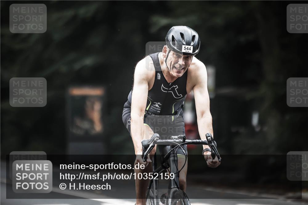 13.09.2026 - Stadtparktriathlon H.Heesch http://msf.ph/oto/10352159 13.09.2026 11:06:23 Radfahren 427, 544, 564, 632 meine-sportfotos.de