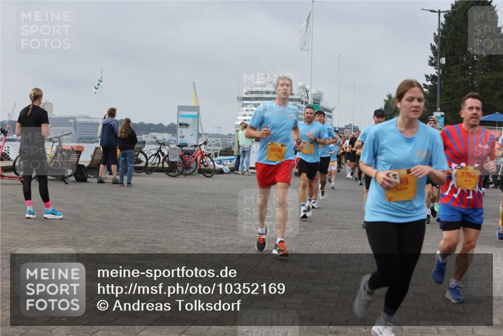 13.09.2026 - Kiel Lauf Andreas Tolksdorf http://msf.ph/oto/10352169 13.09.2026 09:56:24 Kiellinie 6536, 3, 7763 meine-sportfotos.de
