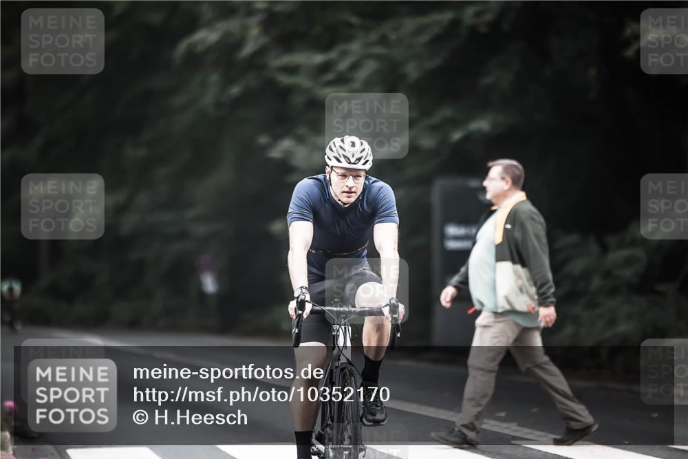 13.09.2026 - Stadtparktriathlon H.Heesch http://msf.ph/oto/10352170 13.09.2026 11:06:27 Radfahren 544, 632 meine-sportfotos.de