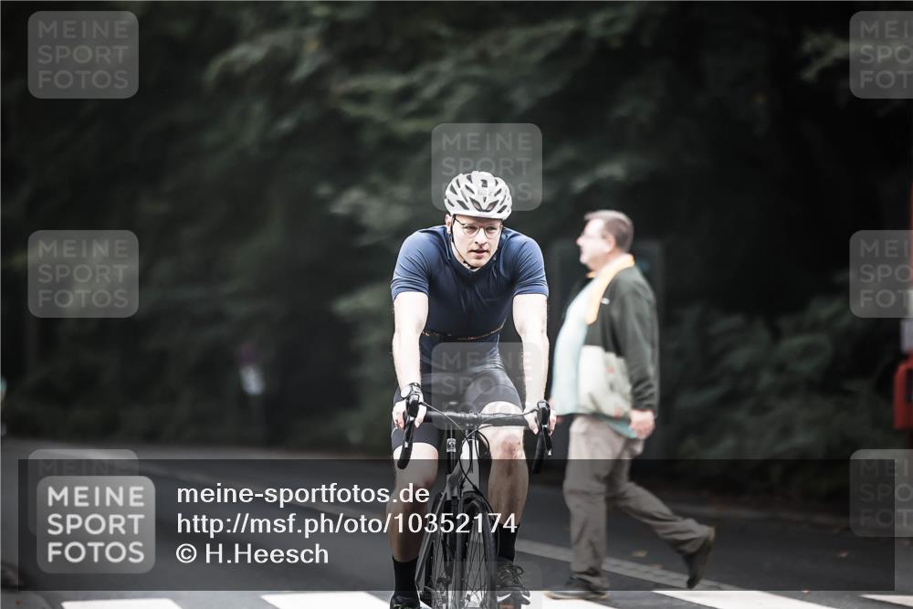 13.09.2026 - Stadtparktriathlon H.Heesch http://msf.ph/oto/10352174 13.09.2026 11:06:27 Radfahren 544, 632 meine-sportfotos.de