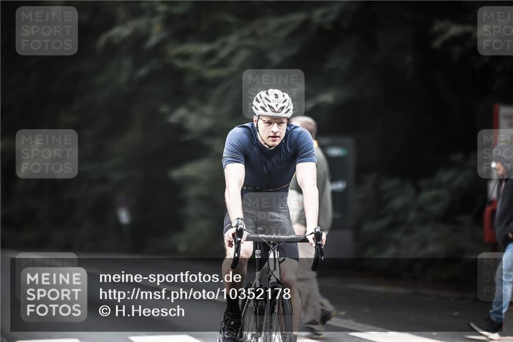 13.09.2026 - Stadtparktriathlon H.Heesch http://msf.ph/oto/10352178 13.09.2026 11:06:27 Radfahren 544, 632 meine-sportfotos.de