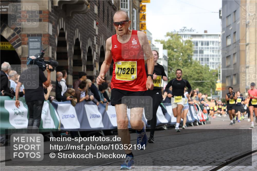 13.09.2026 - 21. swb-Marathon Bremen Strokosch-Dieckow http://msf.ph/oto/10352194 13.09.2026 10:55:08 Ziel 10589, 10608, 10646, 10704, 10901, 11040, 11174, 11569, 11874, 11889, 12313, 12519, 12800, 13526, 13592, 10725, 11014, 11466, 11631, 11910, 12201, 12218, 12258, 12549 meine-sportfotos.de