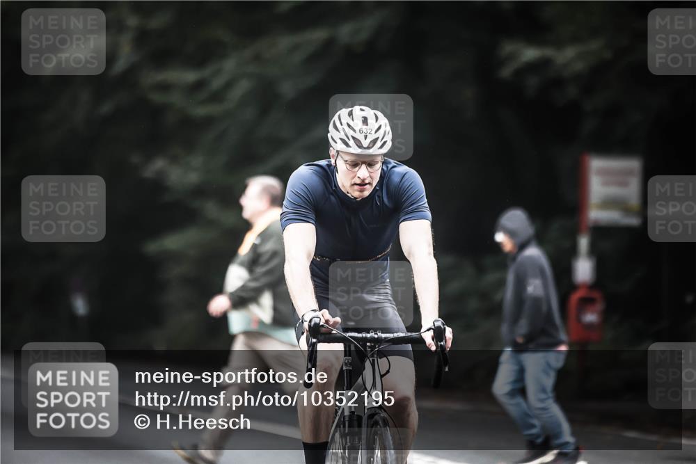 13.09.2026 - Stadtparktriathlon H.Heesch http://msf.ph/oto/10352195 13.09.2026 11:06:27 Radfahren 544, 632 meine-sportfotos.de