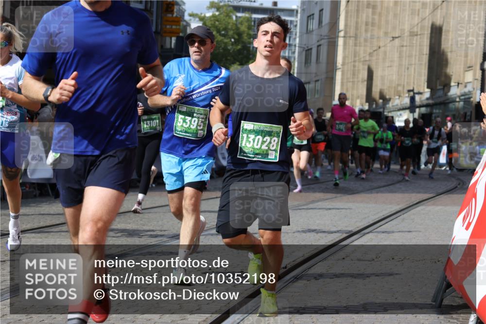 13.09.2026 - 21. swb-Marathon Bremen Strokosch-Dieckow http://msf.ph/oto/10352198 13.09.2026 13:33:07 Ziel 891, 1437, 2611, 2638, 3895, 3902, 4233, 4323, 4862, 5009, 5090, 5398, 5581, 5657, 6018, 6583, 6718, 6786, 7016, 7466, 7758, 8344, 8367, 8506, 9406, 10048, 13164, 13232, 13234, 13247, 831, 1124, 2283, 2393, 2818, 2980, 4243, 4260, 4408, 4492, 4536, 4565, 5040, 5191, 5324, 5790, 5914, 6614, 6777, 6915, 7145, 7421, 7467, 7789, 7830, 8061, 9616, 9856, 13028, 13101 meine-sportfotos.de