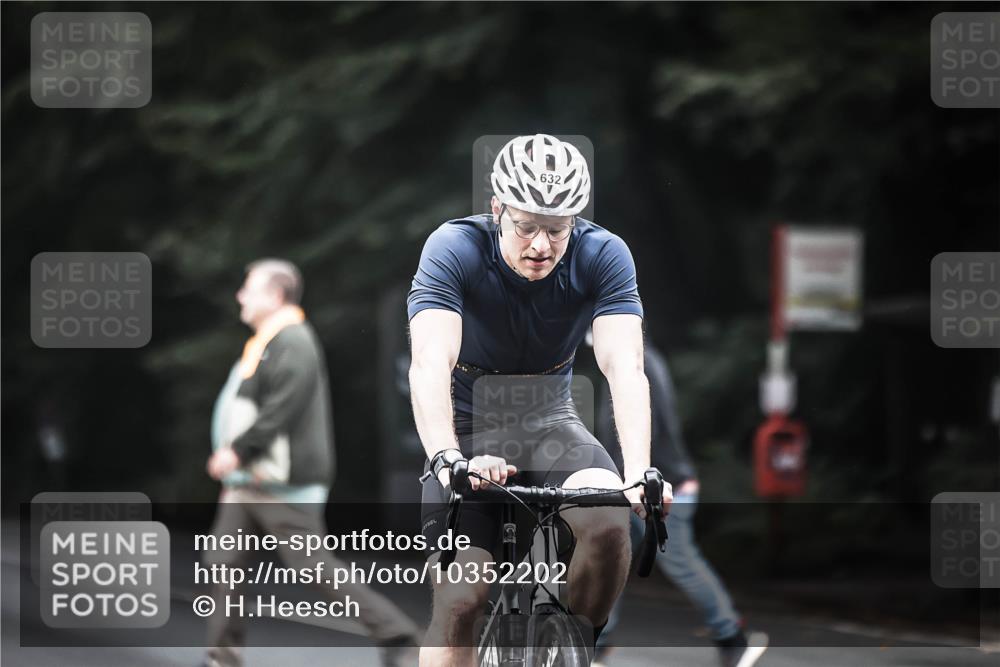 13.09.2026 - Stadtparktriathlon H.Heesch http://msf.ph/oto/10352202 13.09.2026 11:06:28 Radfahren 544, 632 meine-sportfotos.de