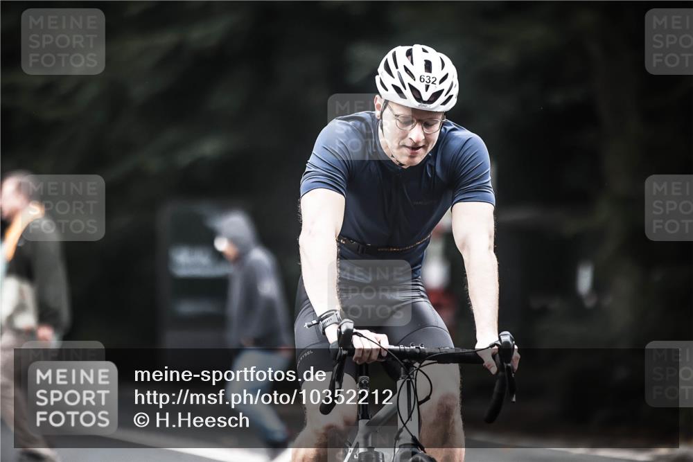 13.09.2026 - Stadtparktriathlon H.Heesch http://msf.ph/oto/10352212 13.09.2026 11:06:28 Radfahren 544, 632 meine-sportfotos.de