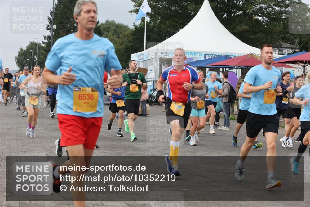13.09.2026 - Kiel Lauf Andreas Tolksdorf http://msf.ph/oto/10352219 13.09.2026 09:56:26 Kiellinie 7795, 6536, 9770, 6439, 6147, 2358 meine-sportfotos.de